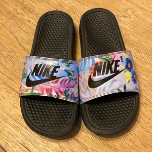 Nike flower slides women’s size 8